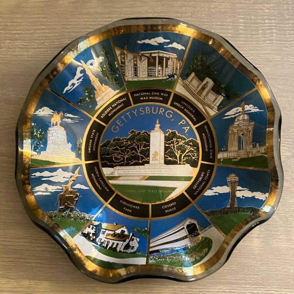 Vintage Gettysburg fluted dish